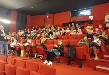 jean pierre poyet dans le public de sa conférence sur les produits chimiques