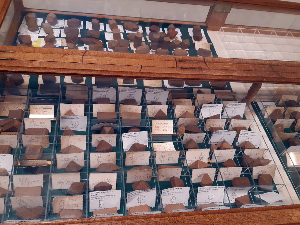 Crystallographic Models Displayed in a Showcase