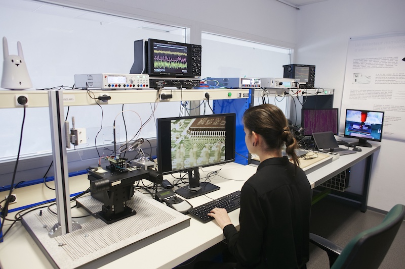 SAS Laboratory: testing of secure circuits and modeling of physical attacks on embedded systems.