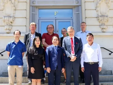 Une délégation vietnamienne en visite à Mines Saint-Étienne