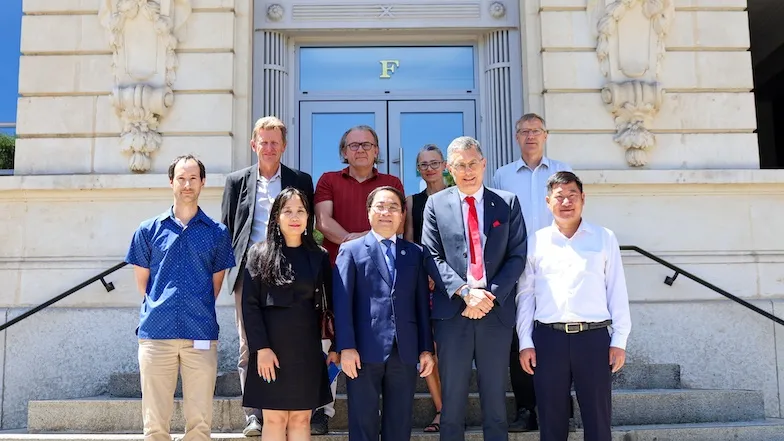 Une délégation vietnamienne en visite à Mines Saint-Étienne