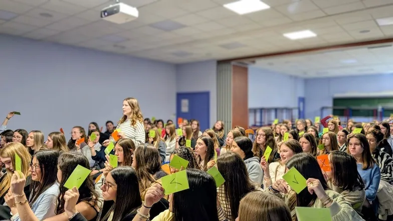 Les filles en sciences, évidemment !