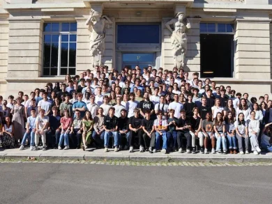 Group photo of the new cohort of ISMIN engineering students in front of the Mines School premises